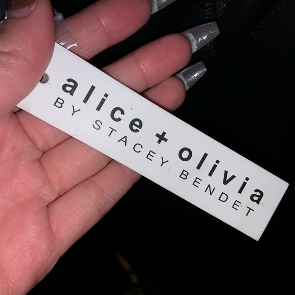 Alice & Olivia Liliana Cuff Paperbag Pants –– NWT - Picture 14 of 17